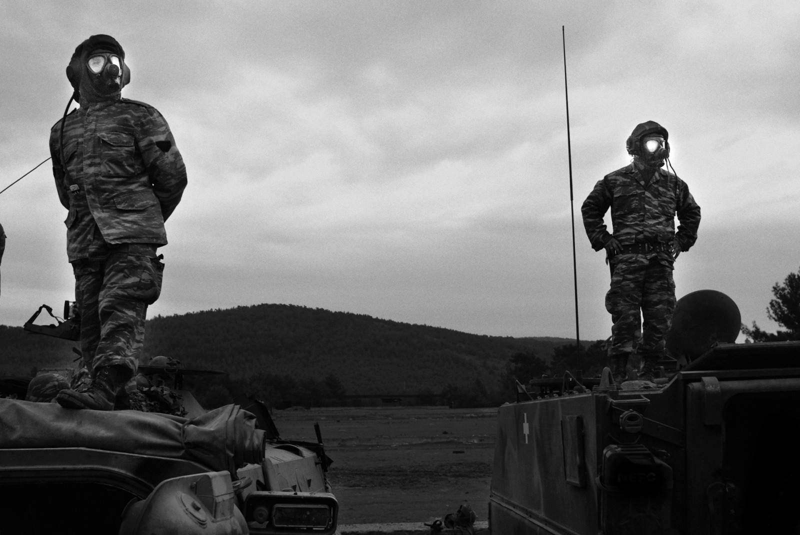 Στρατιώτες με μάσκες,2012
