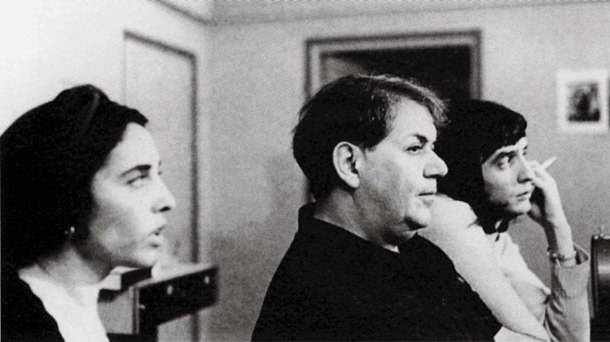 Ο Μάνος Χατζιδάκις, η Φλέρυ Νταντωνάκη και ο Δημήτρης Ψαριανός κατά τη διάρκεια των ηχογραφήσεων του «Μεγάλου Ερωτικού»